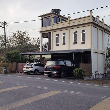 Topville Homestay Kangar Eksteriør billede