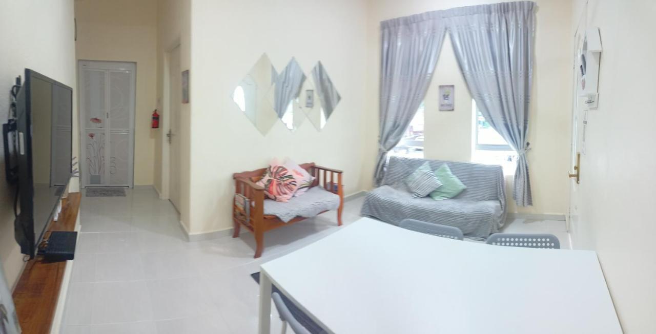 Topville Homestay Kangar Eksteriør billede
