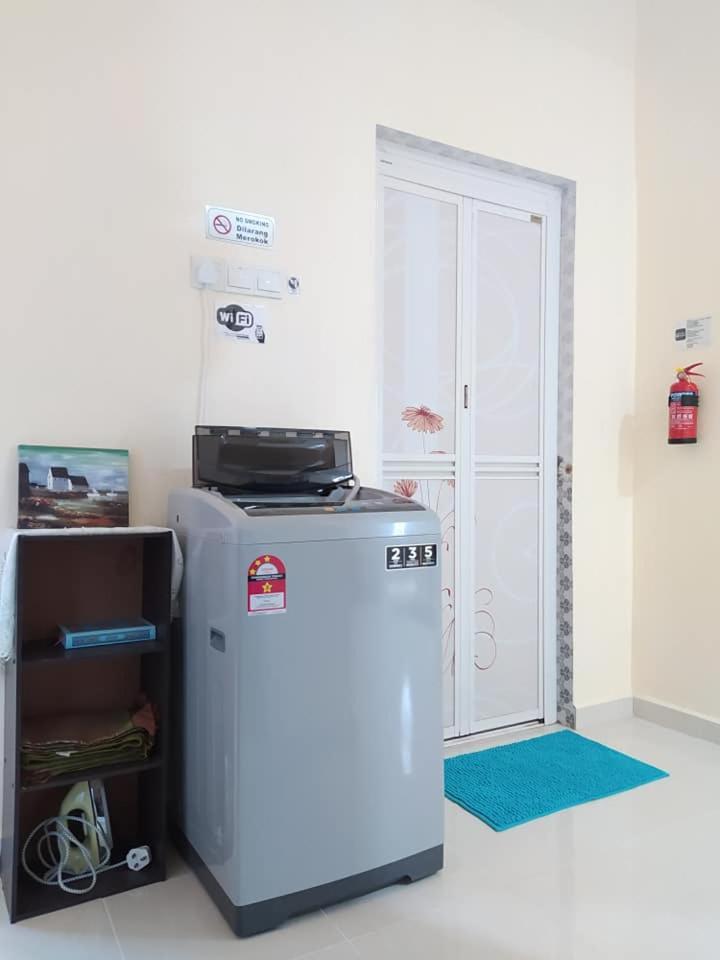 Topville Homestay Kangar Eksteriør billede