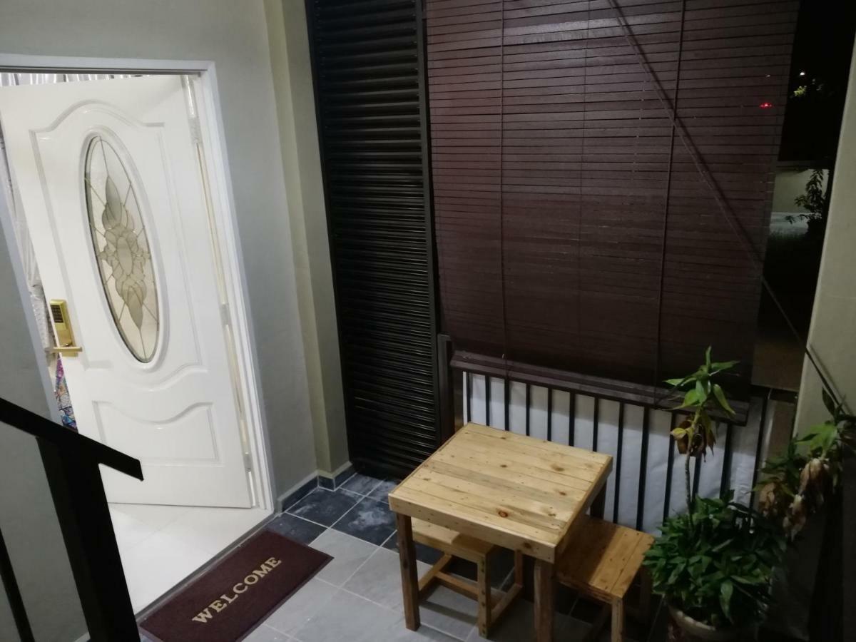 Topville Homestay Kangar Eksteriør billede